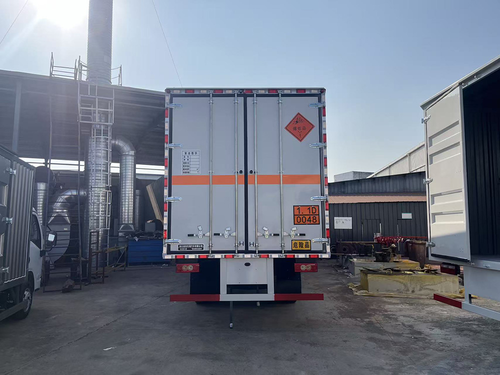 DCZ5120XQYBJ6型爆破器材运输车